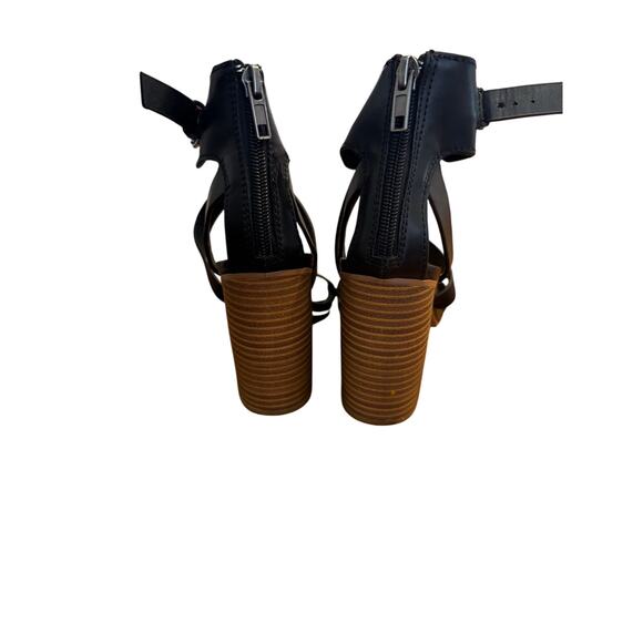 MIA Black Sandal with Block Heel in Size 8 - Picture 2 of 6